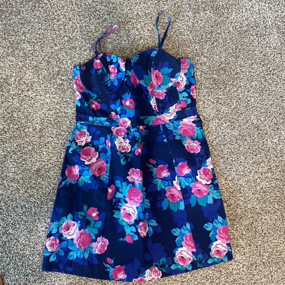 Large floral Jessica Simpson spring/summer dress